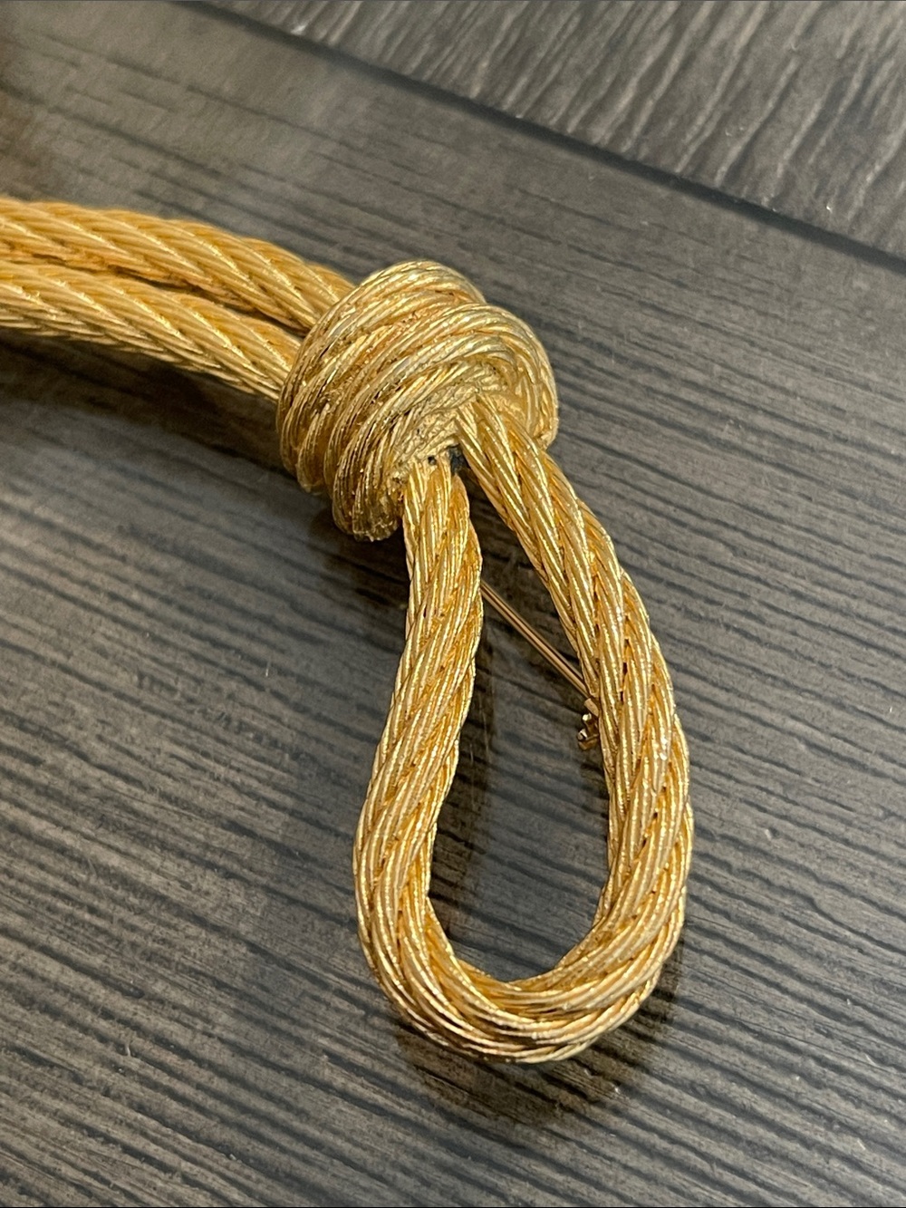 Christian Dior Vintage Knotted Rope Brooch - Gold-tone Metal - Picture 5 of 17